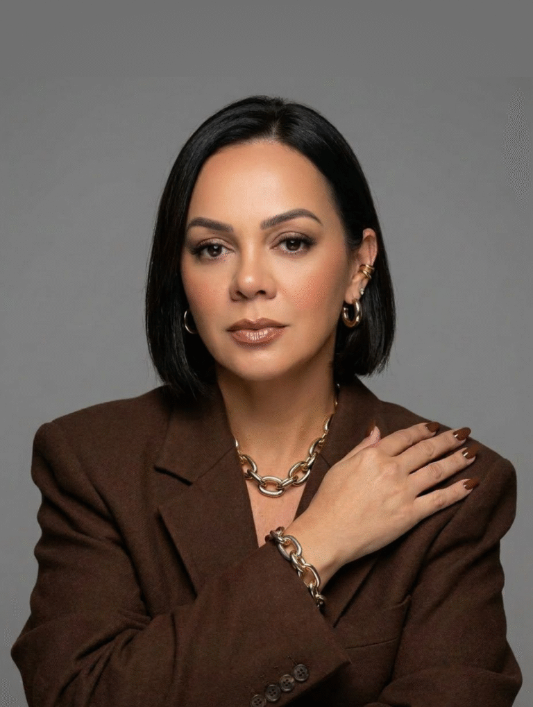 Ana Medeiros   Expert em sobrancelhas express